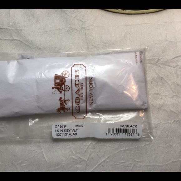 COACH 🔐 🔑 Key Ring C1679SRP$98 - Picture 10 of 10